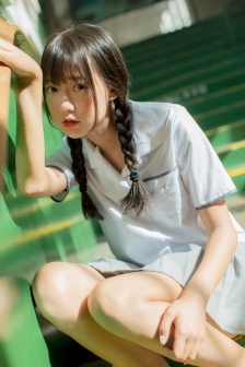 透明泳装比基尼女